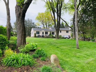 27284 W Nippersink Rd, Ingleside, IL 60041