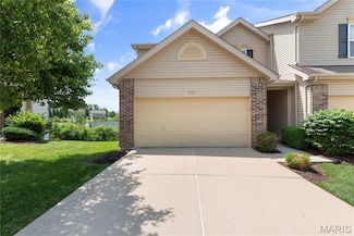 5555 Wavecrest Cir, Saint Charles, MO 63304
