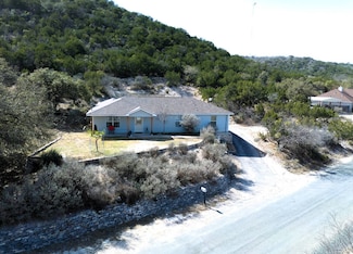 112 Bluebonnet Dr, Junction, TX 76849