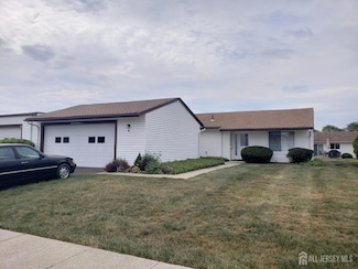 17 Celtis Plaza Unit B, Monroe Township, NJ 08831