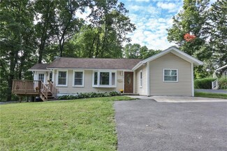 10 Maplewood Ave, Honeoye Falls, NY 14472
