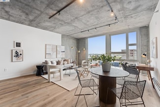 311 Oak St Unit 729, Oakland, CA 94607