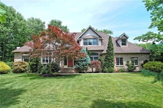 9199 Trish Ln, Chardon, OH 44024