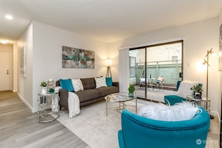 2512 S 317th St Unit 201, Federal Way, WA 98003
