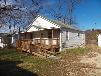 283 W Euclid St, Steelville, MO 65565