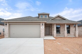 2904 Cottonwood Ave, Wolfforth, TX 79382