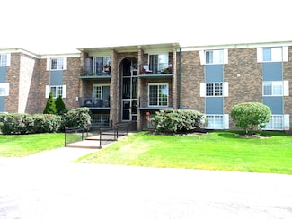 1619 N Windsor Dr Unit 212, Arlington Heights, IL 60004