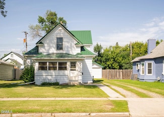 212 3rd Ave SW, Jamestown, ND 58401