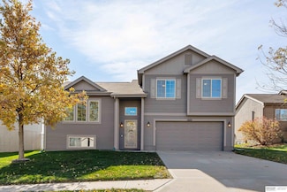 16431 Cary St, Omaha, NE 68136