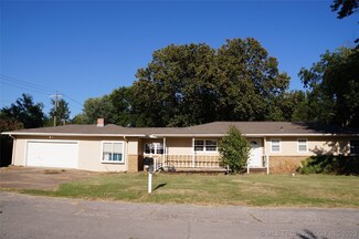 703 S Prairie Ave, Okmulgee, OK 74447