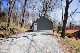 150 William Penn Trail, Ohiopyle, PA 15470