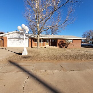 105 E Hayes Ave, Morton, TX 79346