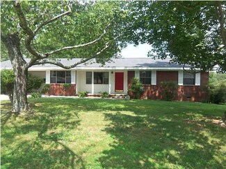 126 Sycamore Dr, Rossville, GA 30741