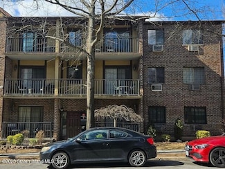 9 Donna Ct Unit 4, Staten Island, NY 10314