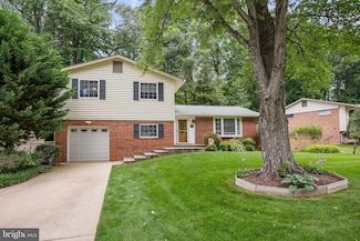 5208 Gainsborough Dr, Fairfax, VA 22032