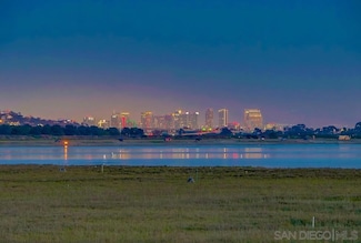 3997 Crown Point Dr Unit 33, San Diego, CA 92109