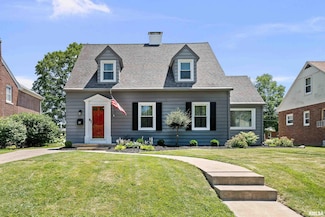 1729 Pineacre Ave, Davenport, IA 52803