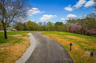 15 Pine Crest Ln, Eureka Springs, AR 72632