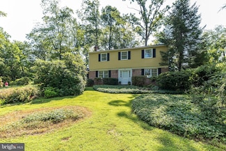 15 Hidden Ln, Doylestown, PA 18901