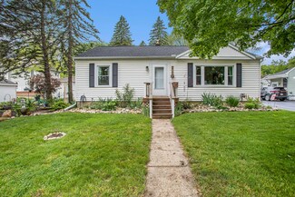 211 East Dr, Marshall, MI 49068
