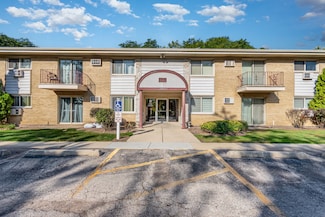 5740 Concord Ln Unit 12, Clarendon Hills, IL 60514