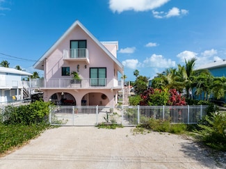 61 W Cahill Ct, Big Pine Key, FL 33043