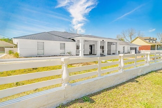 2115 Stallion Rd, Cantonment, FL 32533