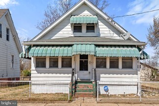329 W Buck St, Paulsboro, NJ 08066