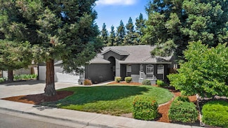 932 E La Salle Ave, Visalia, CA 93292