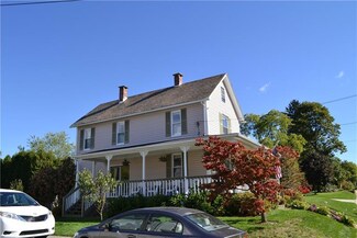407 E Beaver St, Zelienople, PA 16063