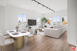 109 N Sycamore Ave Unit 401, Los Angeles, CA 90036