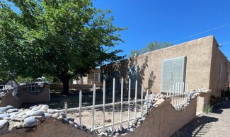 139 65th St NW, Albuquerque, NM 87105