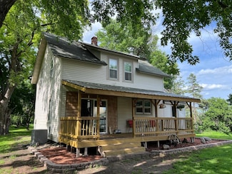 355 20th St SW, Benson, MN 56215