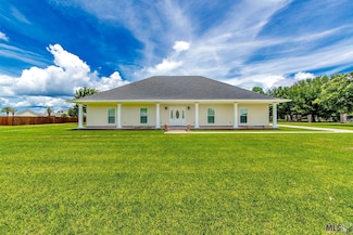 228 Destrahan Dr, Schriever, LA 70395