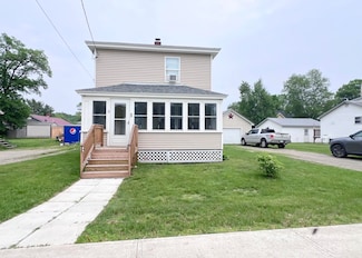 18 Willow St, Howland, ME 04448