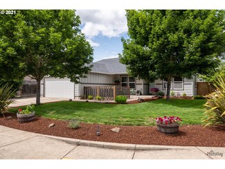 25231 Rhapsody Ave, Veneta, OR 97487