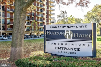 1300 Army Navy Dr Unit 1010, Arlington, VA 22202