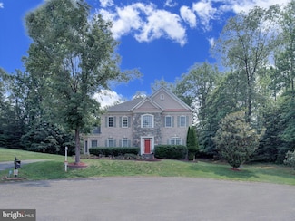 9205 Forest Greens Dr, Lorton, VA 22079