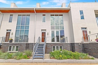 1971 N Riverwalk Way Unit 10, Milwaukee, WI 53212
