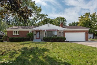 1055 Reckinger Rd, Aurora, IL 60505