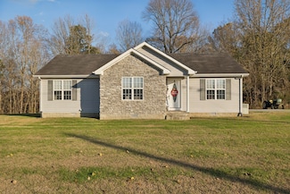 104 Leigh Anna Cir, Lafayette, TN 37083