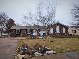 619 Kaspar St, Port Clinton, OH 43452