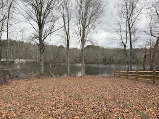 151 Bitgood Rd, Jewett City, CT 06351