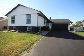4585 Orchard Dr NW, Cedar Rapids, IA 52405