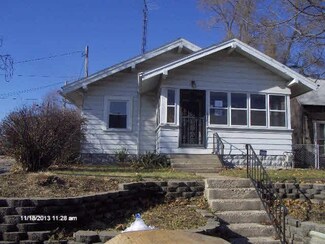 1807 S Elm St, Muncie, IN 47302