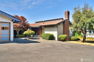 516 39th St, Anacortes, WA 98221