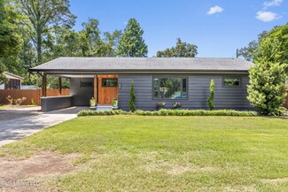 1916 Stuart Ave, Ocean Springs, MS 39564