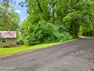 4801 Parva Dr, Knoxville, TN 37914