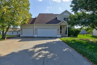 1804 W Cheyenne Ct, Polk City, IA 50226