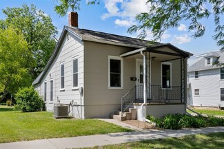 411 2nd Ave N, Mount Vernon, IA 52314